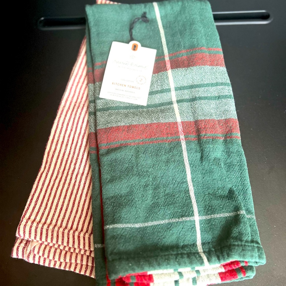 (NEW) Hearth & Hand Magnolia - set of kitchen towels